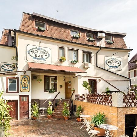 花儿住宿加早餐旅馆 布加勒斯特 外观 照片